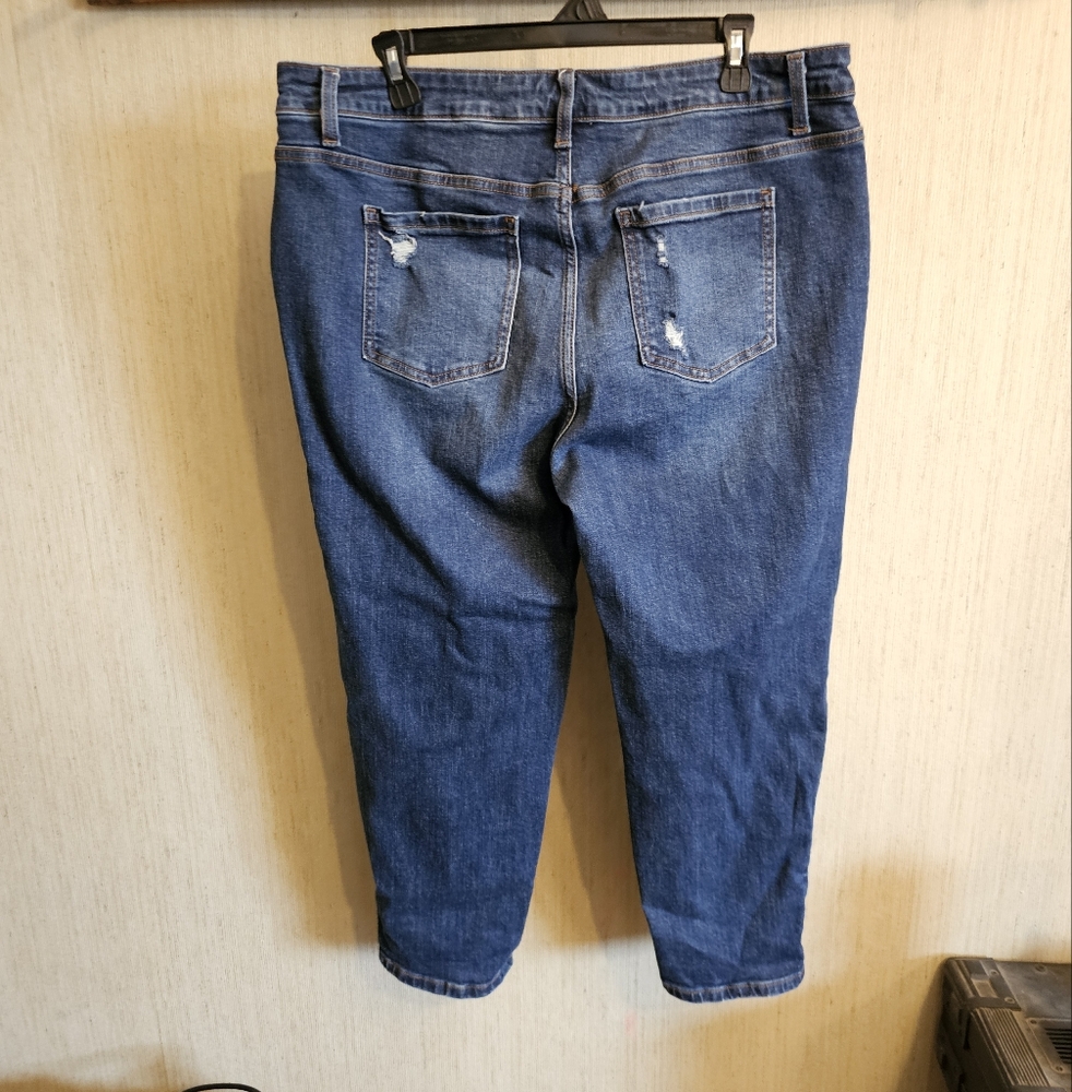 Distressed Blue Jeans - Picture 3 of 8